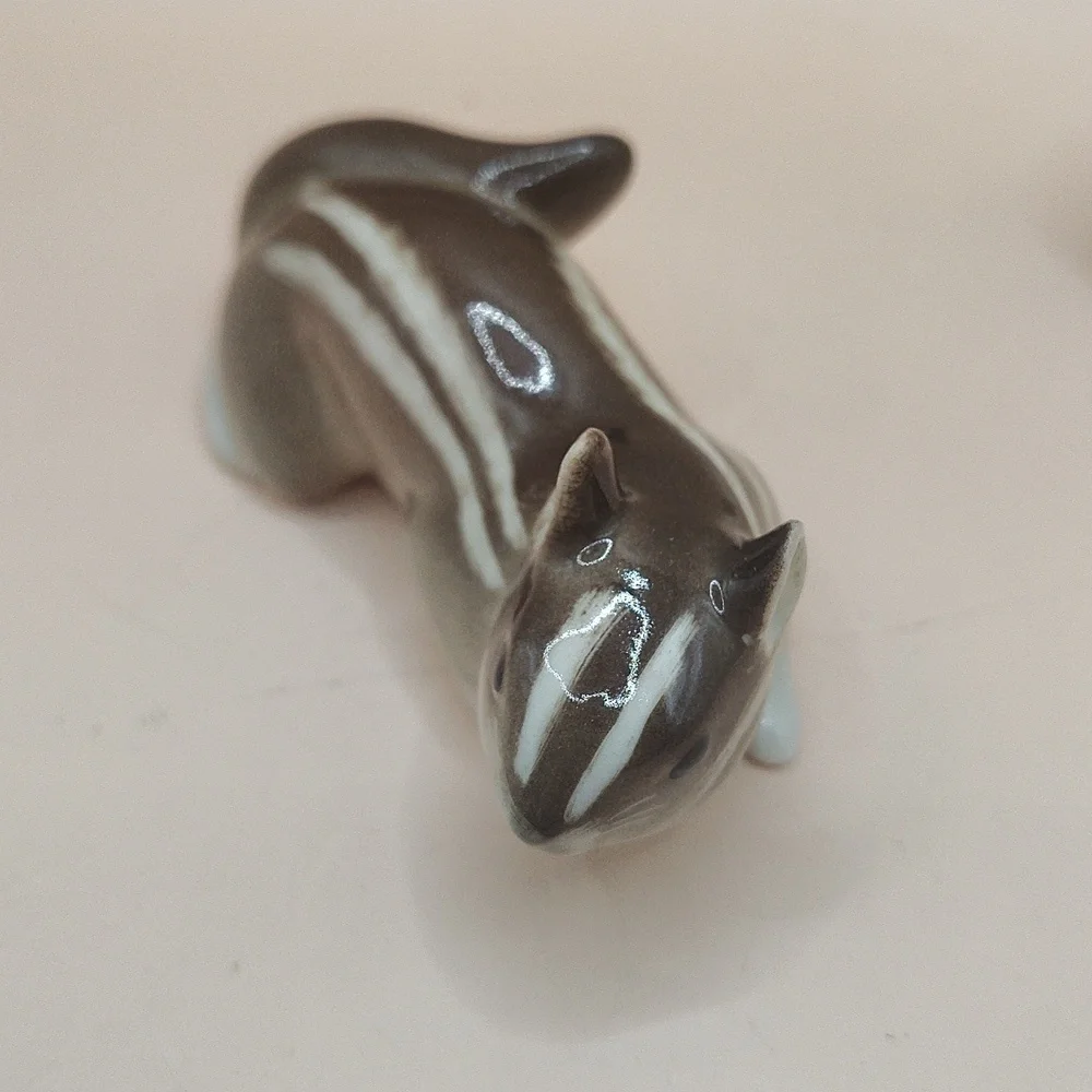Vintage Lomonosov Soviet Imperial Porcelain Pair Of CHIPMUNK Figures USSR/RUSSIA - Picture 2 of 6